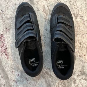 Pearl Izumi all-road v5 women’s cycling bike shoes. Size 41. Women’s size 9.